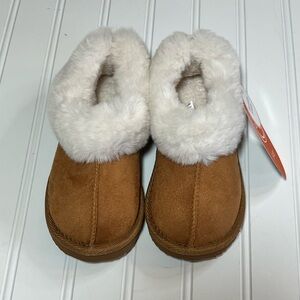 Wonder Nation Size 9-10 Faux Suede Shearling Slippers NWT